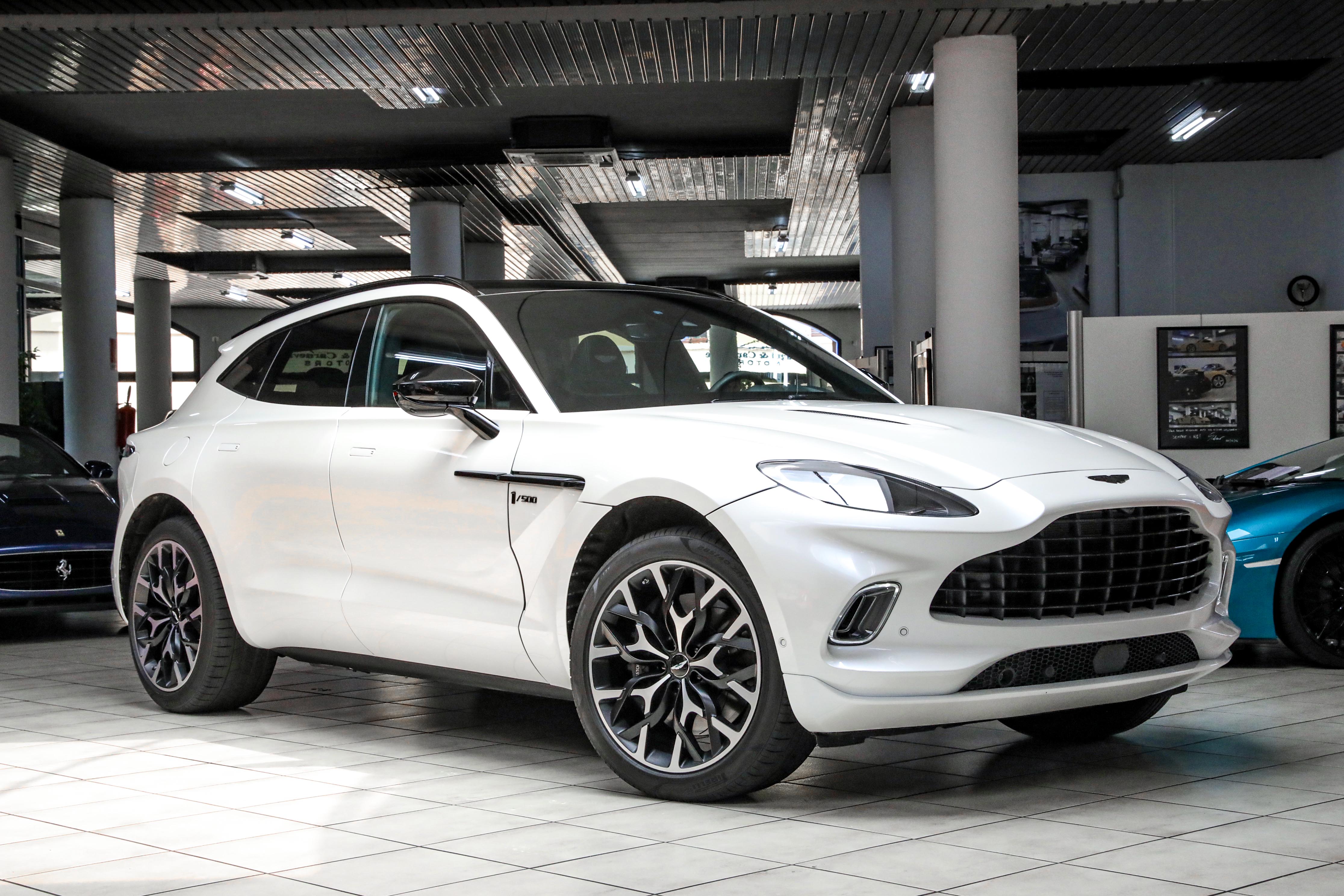 Aston Martin Dbx 